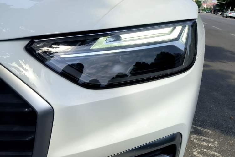 Used Audi Q5L 2023 40T Fashionable and Elegant Version Left Front Headlight