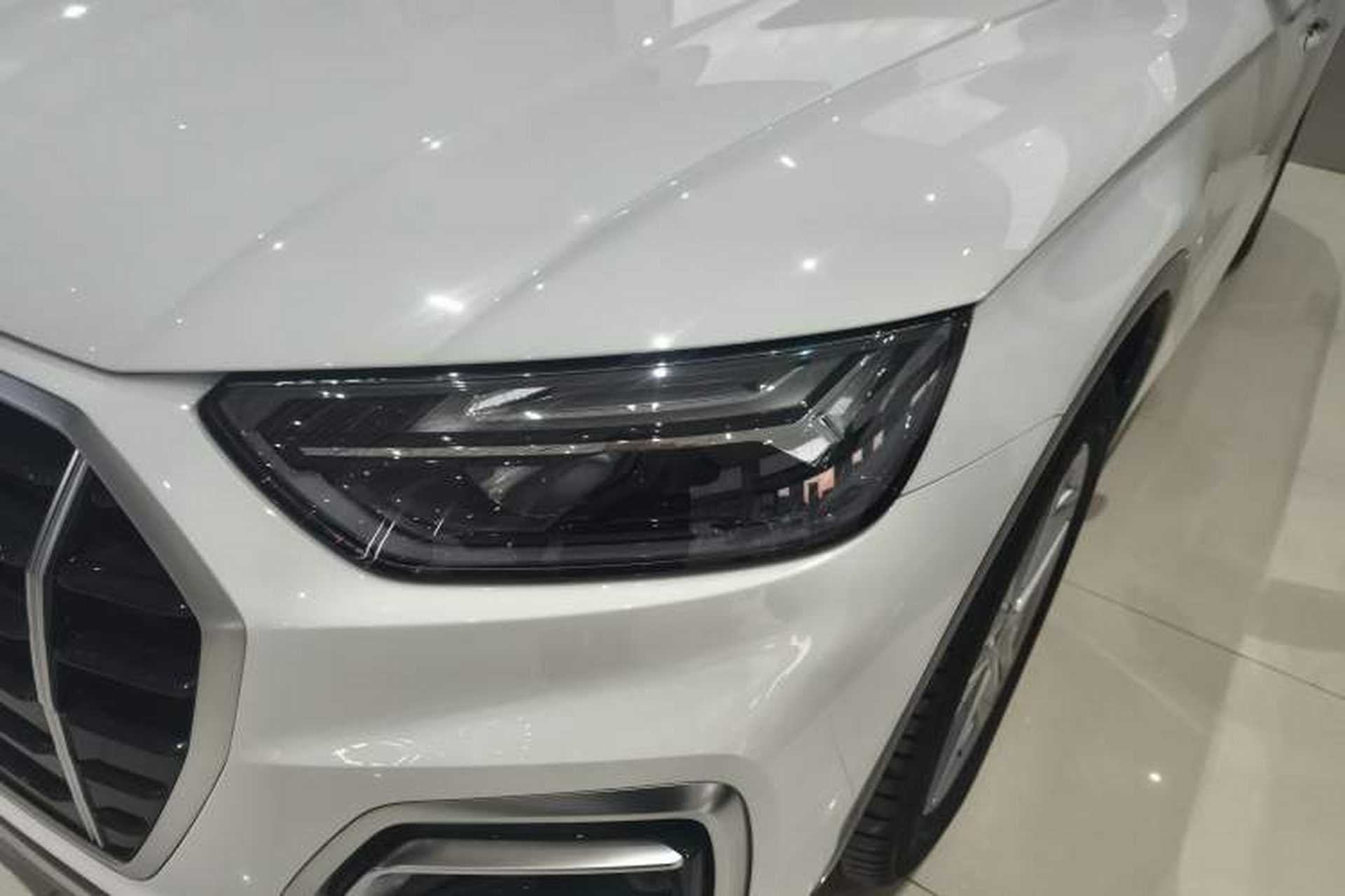 Used Audi Q5L 2023 40T Fashionable and Elegant Version Left Front Headlight