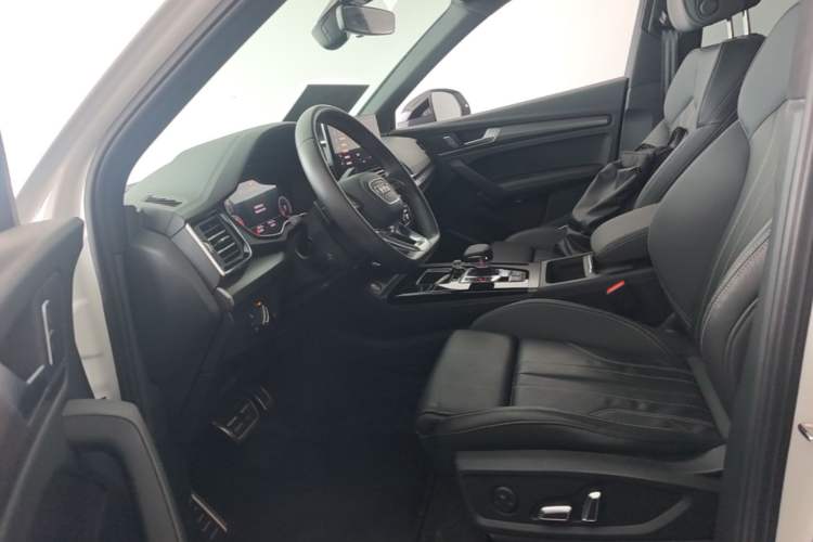 Used Audi Q5L 2023 40T Luxury Dynamic Model Left Front Seat