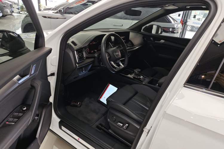 Used Audi Q5L 2023 40T Luxury Dynamic Model Left Front Seat