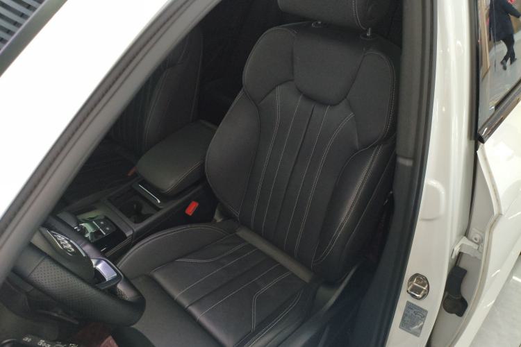 Used Audi Q5L 2023 40T Luxury Dynamic Model Left Front Seat