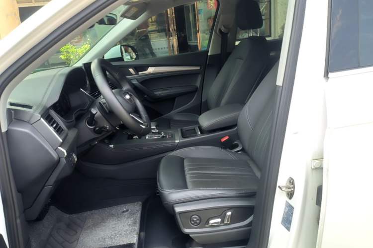 Used Audi Q5L 2023 40T Fashionable and Elegant Version Left Front Seat