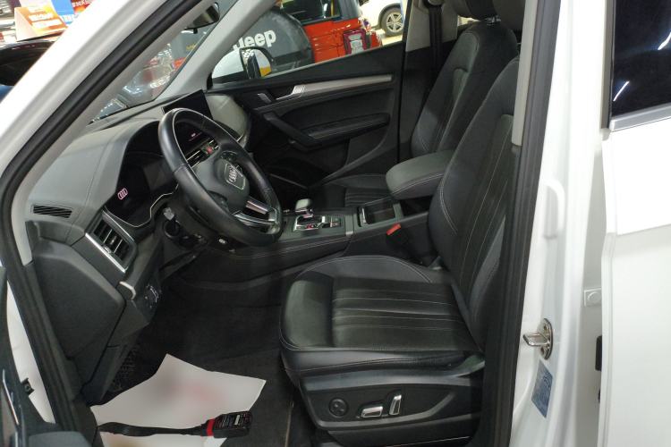 Used Audi Q5L 2023 40T Fashionable and Elegant Version Left Front Seat