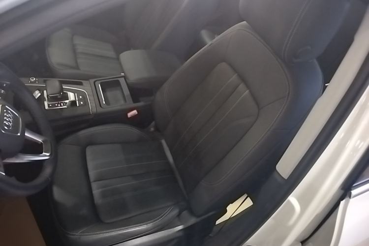 Used Audi Q5L 2023 40T Luxury Elegant Model Left Front Seat