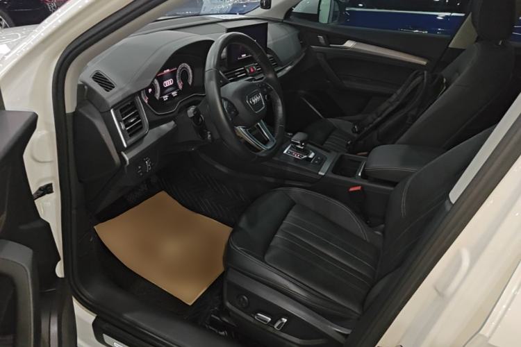 Used Audi Q5L 2023 40T Fashionable and Elegant Version Left Front Seat