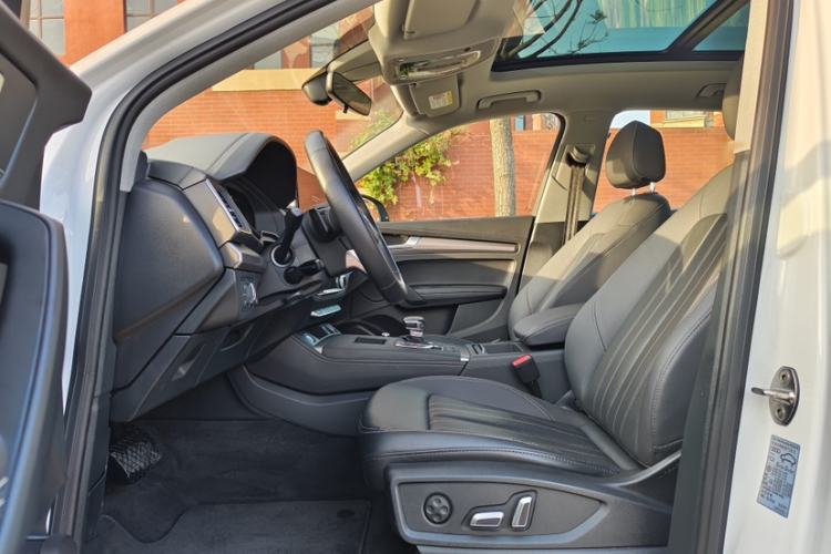 Used Audi Q5L 2023 40T Fashionable and Elegant Version Left Front Seat