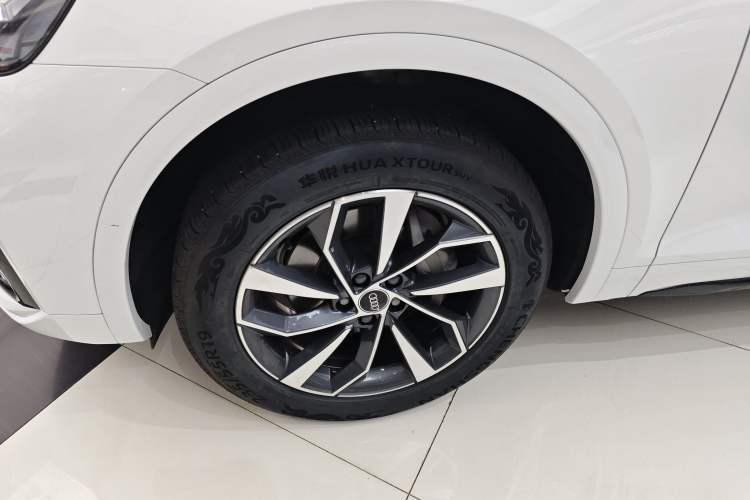 Used Audi Q5L 2023 40T Luxury Dynamic Model Left Front Wheel Hub