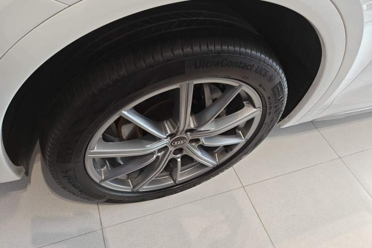 Used Audi Q5L 2023 40T Fashionable and Dynamic Edition Left Front Wheel Hub