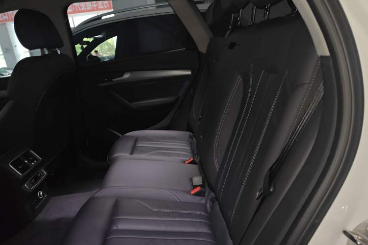 Used Audi Q5L 2023 40T Fashionable and Dynamic Edition Left Rear Seat