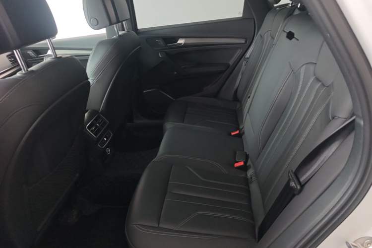 Used Audi Q5L 2023 40T Luxury Dynamic Model Left Rear Seat