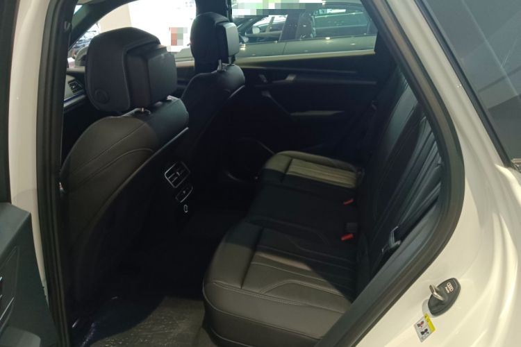 Used Audi Q5L 2023 40T Luxury Dynamic Model Left Rear Seat