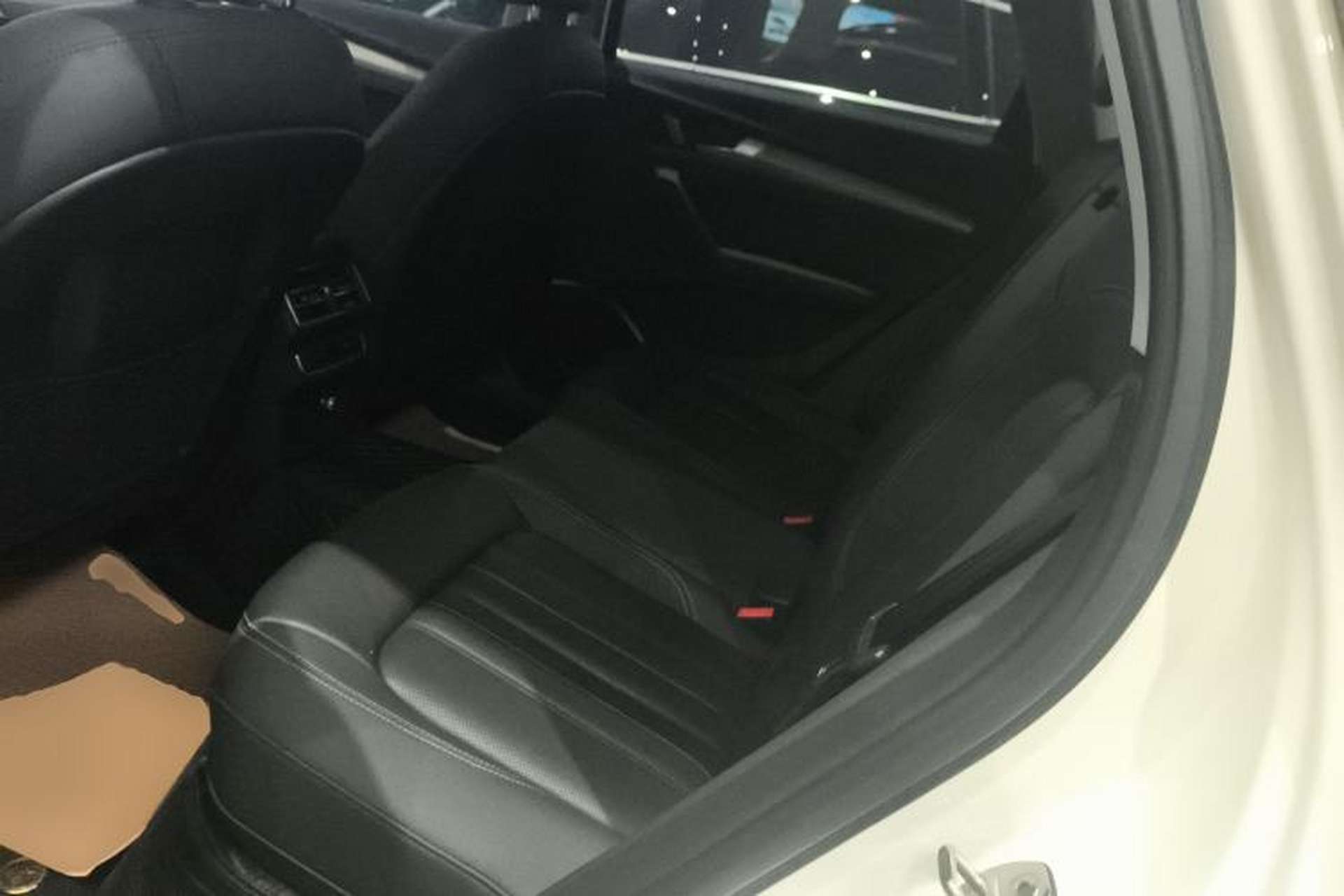 Used Audi Q5L 2023 40T Fashionable and Elegant Version Left Rear Seat