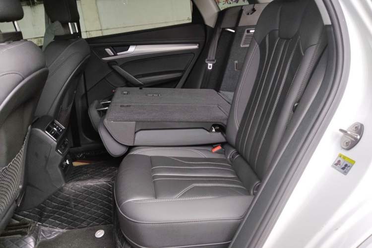 Used Audi Q5L 2023 40T Fashionable and Dynamic Edition Left Rear Seat