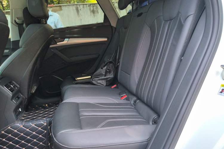 Used Audi Q5L 2023 40T Fashionable and Dynamic Edition Left Rear Seat