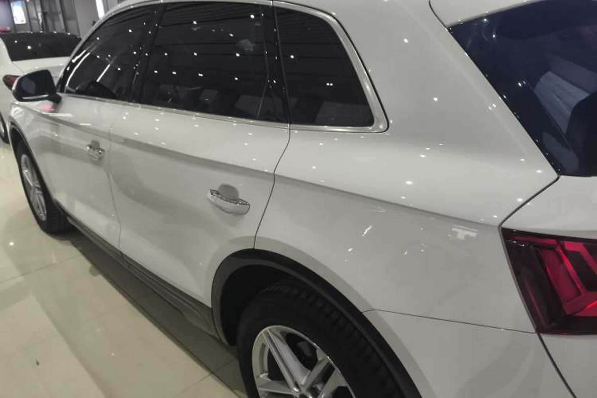 Used Audi Q5L 2023 40T Fashionable and Elegant Version Left Side