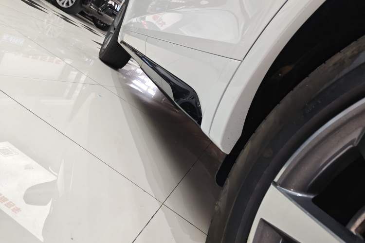 Used Audi Q5L 2023 40T Luxury Dynamic Model Left Side Sill