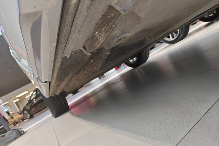 Used Audi Q5L 2023 40T Fashionable and Dynamic Edition Left Side Sill