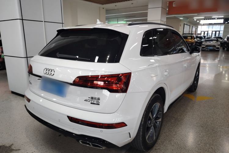 Used Audi Q5L 2023 40T Luxury Dynamic Model Rear Right 45 Deg