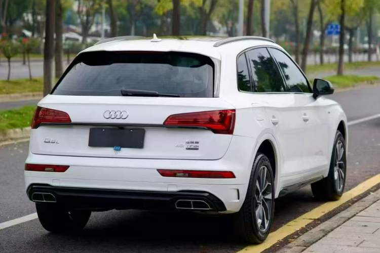 Used Audi Q5L 2023 40T Luxury Dynamic Model Rear Right 45 Deg