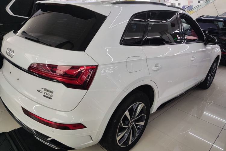 Used Audi Q5L 2023 40T Luxury Dynamic Model Rear Right 45 Deg