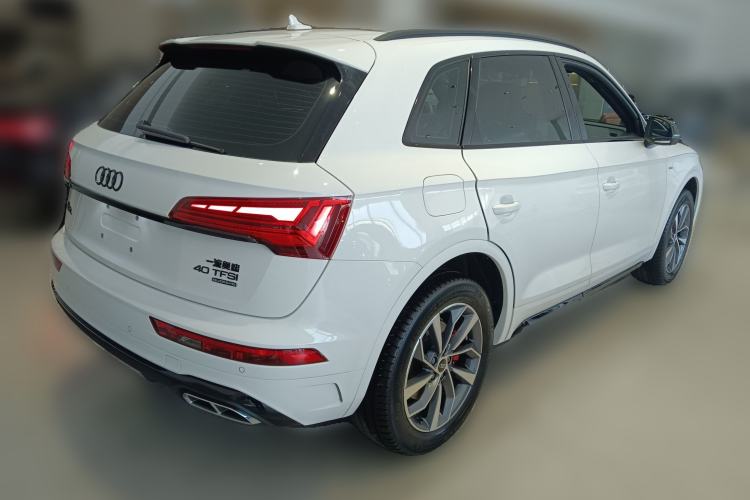 Used Audi Q5L 2023 40T Luxury Dynamic Model Rear Right 45 Deg