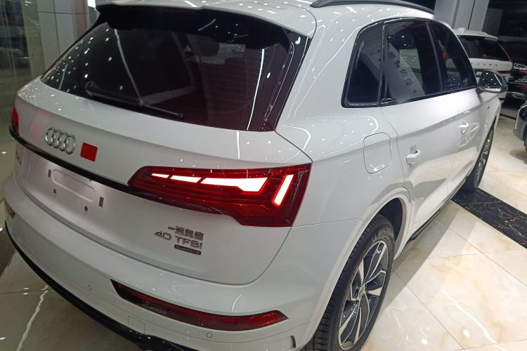 Used Audi Q5L 2023 40T Luxury Dynamic Model Rear Right 45 Deg