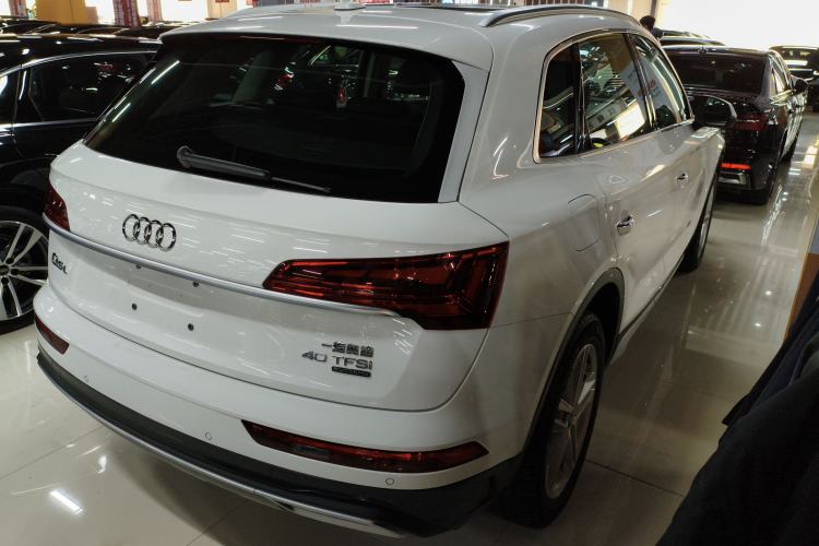 Used Audi Q5L 2023 40T Fashionable and Elegant Version Rear Right 45 Deg