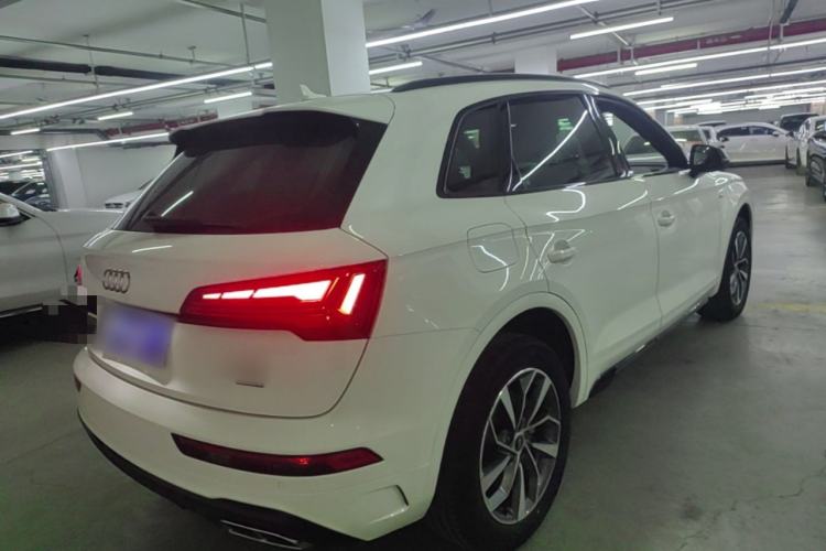 Used Audi Q5L 2023 40T Luxury Dynamic Model Rear Right 45 Deg