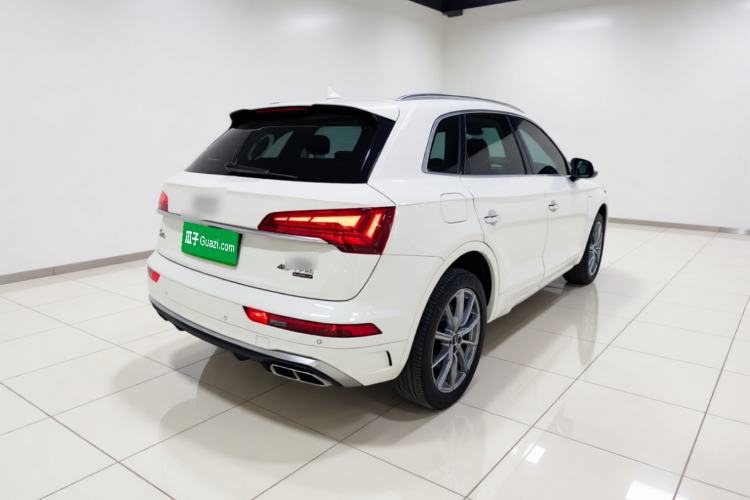 Used Audi Q5L 2023 40T Fashionable and Dynamic Edition Rear Right 45 Deg