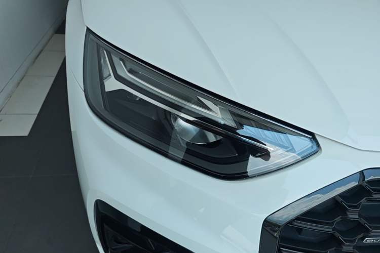 Used Audi Q5L 2023 40T Luxury Dynamic Model Right Front Headlight