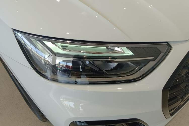 Used Audi Q5L 2023 40T Luxury Dynamic Model Right Front Headlight