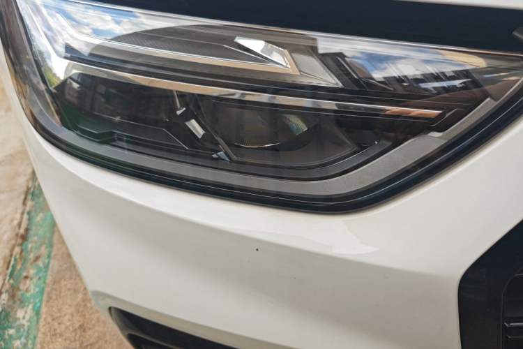 Used Audi Q5L 2023 40T Luxury Dynamic Model Right Front Headlight