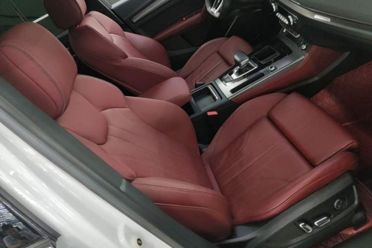 Used Audi Q5L 2023 40T Luxury Dynamic Model Right Front Seat