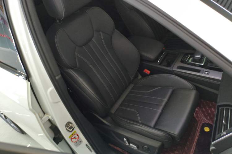 Used Audi Q5L 2023 40T Luxury Dynamic Model Right Front Seat