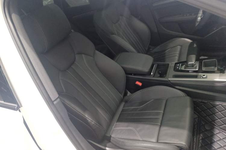Used Audi Q5L 2023 40T Luxury Dynamic Model Right Front Seat