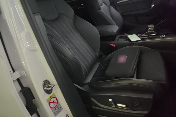 Used Audi Q5L 2023 40T Luxury Dynamic Model Right Front Seat
