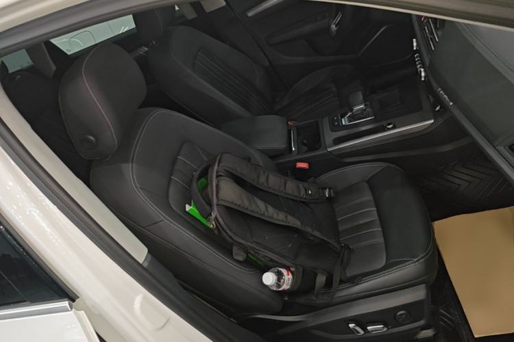 Used Audi Q5L 2023 40T Fashionable and Elegant Version Right Front Seat