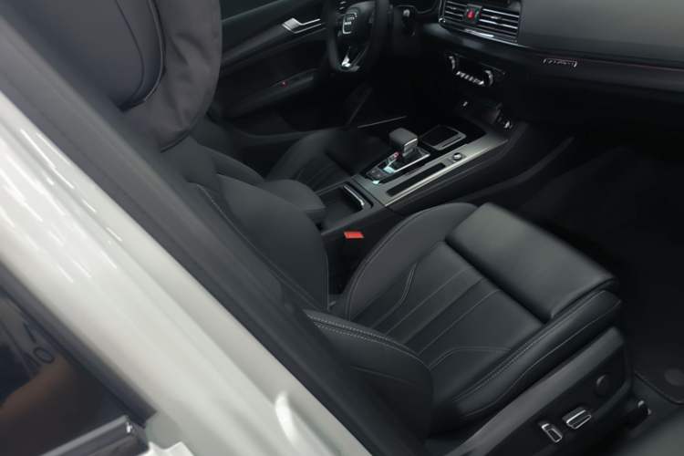 Used Audi Q5L 2023 45T Luxury Dynamic Model Right Front Seat