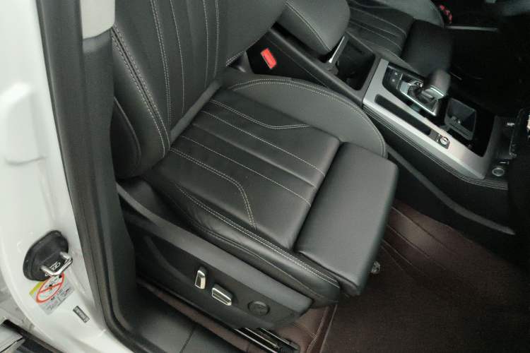 Used Audi Q5L 2023 40T Fashionable and Dynamic Edition Right Front Seat