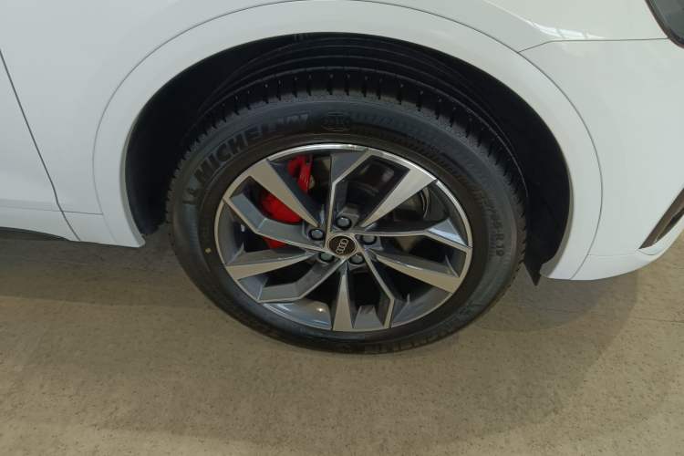 Used Audi Q5L 2023 40T Luxury Dynamic Model Right Front Wheel Hub