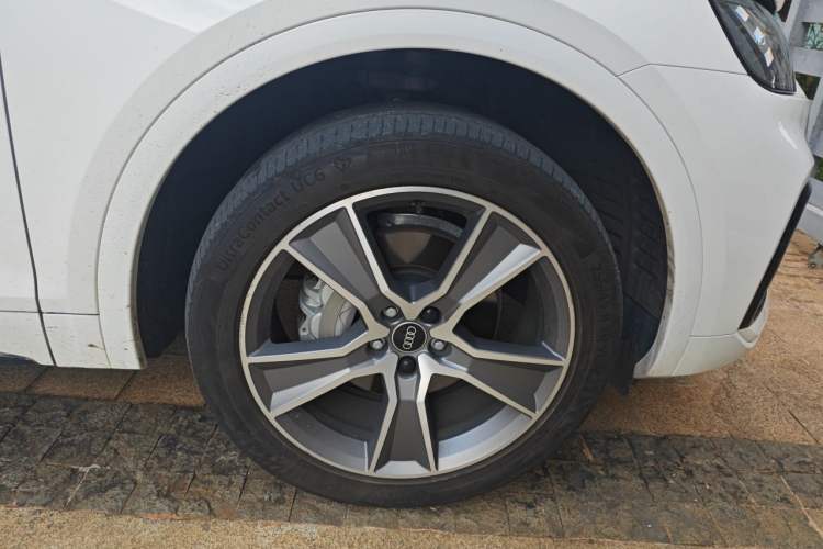 Used Audi Q5L 2023 40T Luxury Dynamic Model Right Front Wheel Hub