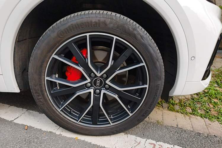 Used Audi Q5L 2023 45T Luxury Dynamic Model Right Front Wheel Hub