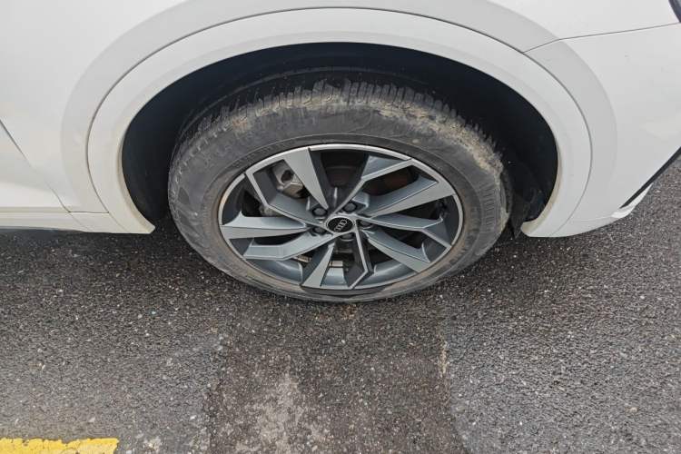 Used Audi Q5L 2023 40T Luxury Dynamic Model Right Front Wheel Hub