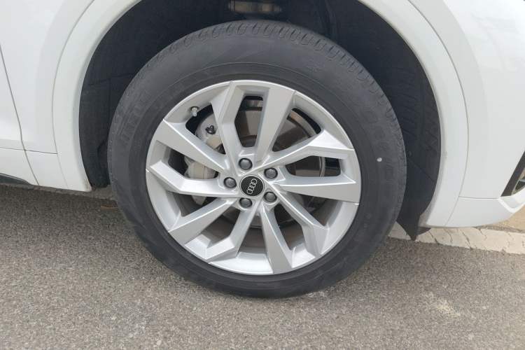 Used Audi Q5L 2023 40T Luxury Dynamic Model Right Front Wheel Hub