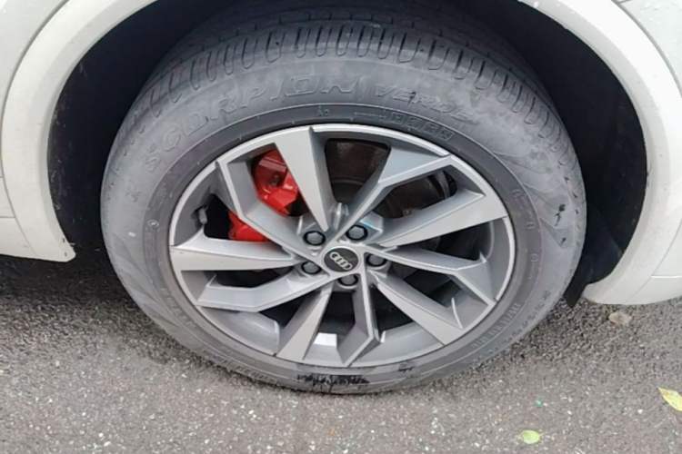 Used Audi Q5L 2023 40T Luxury Dynamic Model Right Front Wheel Hub