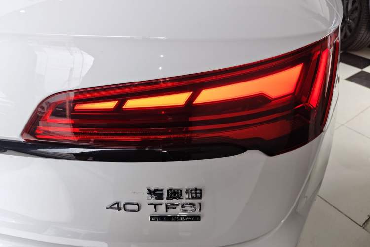 Used Audi Q5L 2023 40T Luxury Dynamic Model Right Rear Taillight