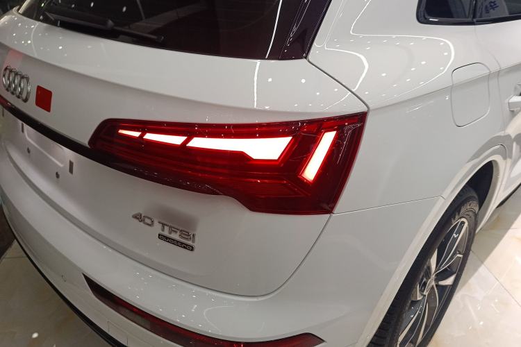 Used Audi Q5L 2023 40T Luxury Dynamic Model Right Rear Taillight