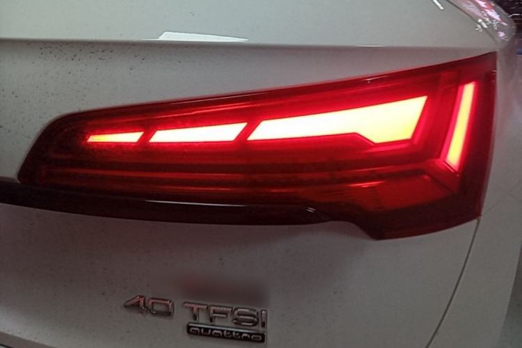 Used Audi Q5L 2023 40T Luxury Dynamic Model Right Rear Taillight
