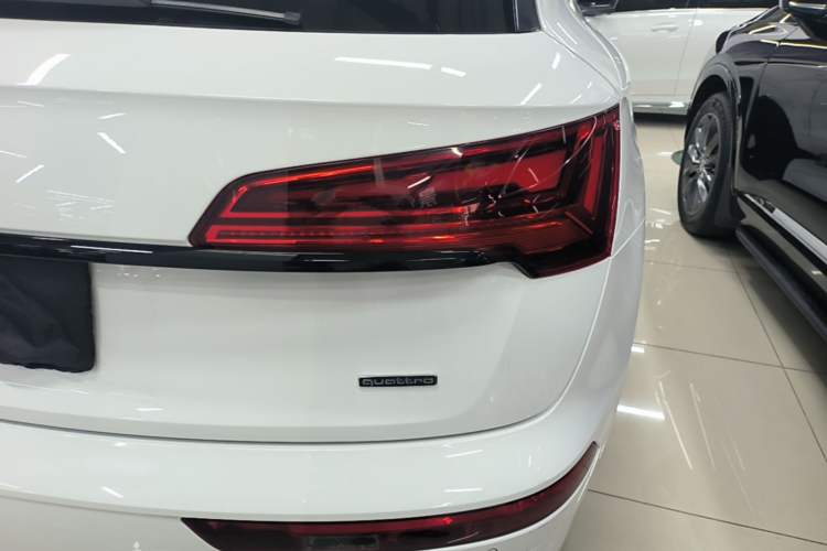 Used Audi Q5L 2023 45T Luxury Dynamic Model Right Rear Taillight