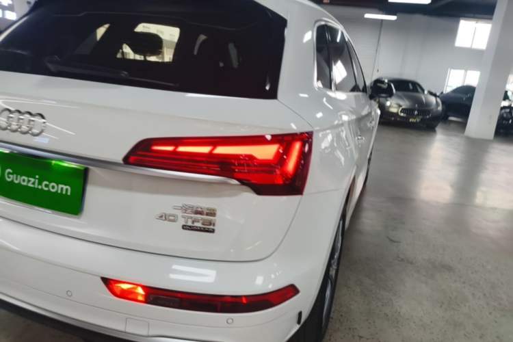 Used Audi Q5L 2023 40T Fashionable and Dynamic Edition Right Rear Taillight